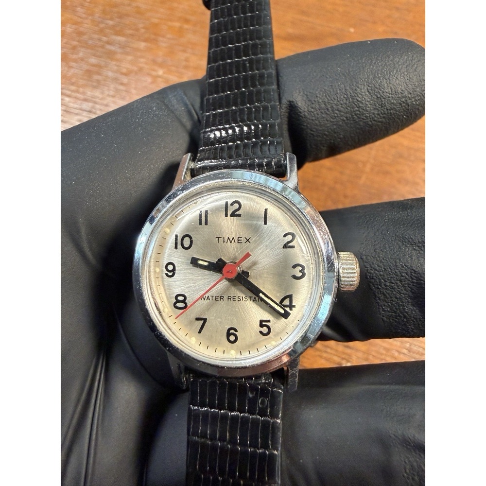 Timex Ladies Silver Tone Mechanical Handwind Vintage 1970s Watch Runs Great